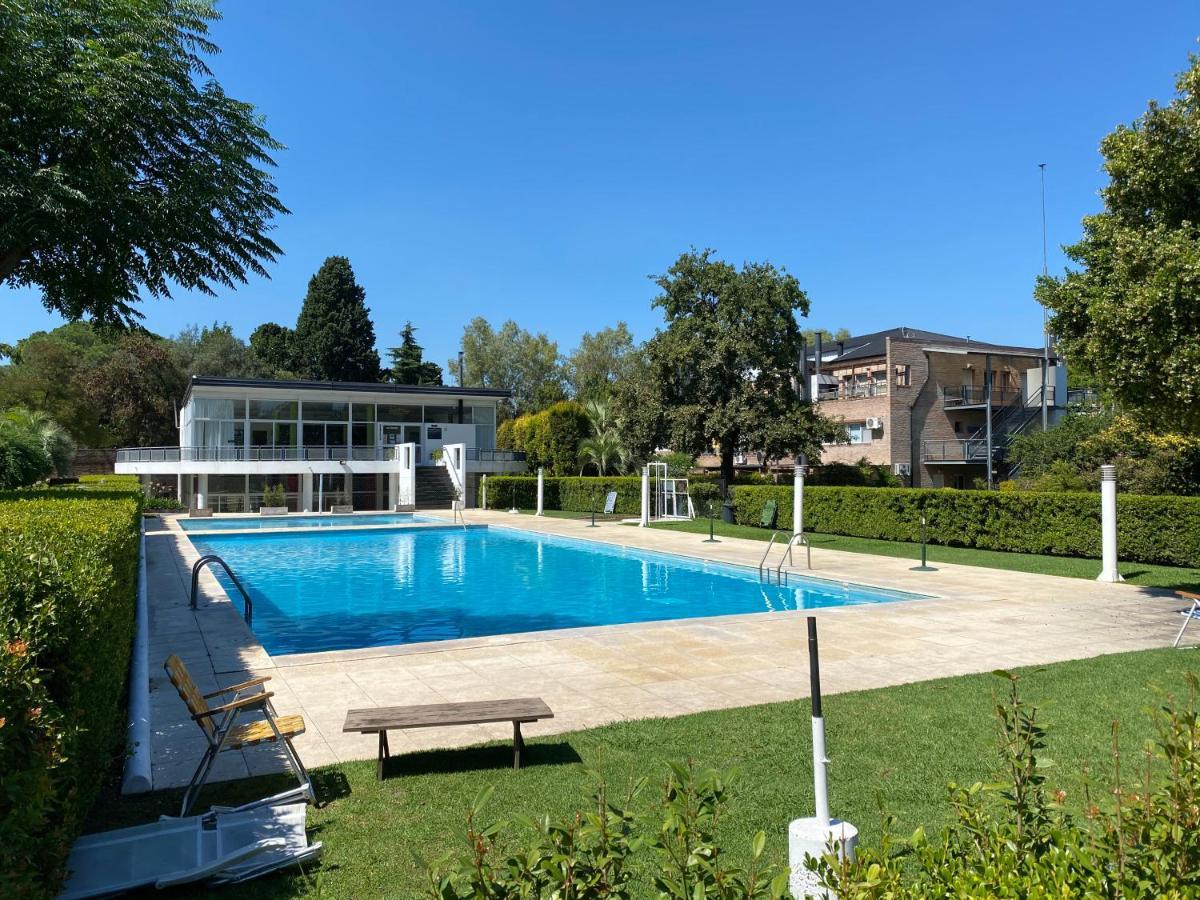 Apartamento En Country Pilar Piscina Parrilla Propia Hasta 4 Personas Exterior photo